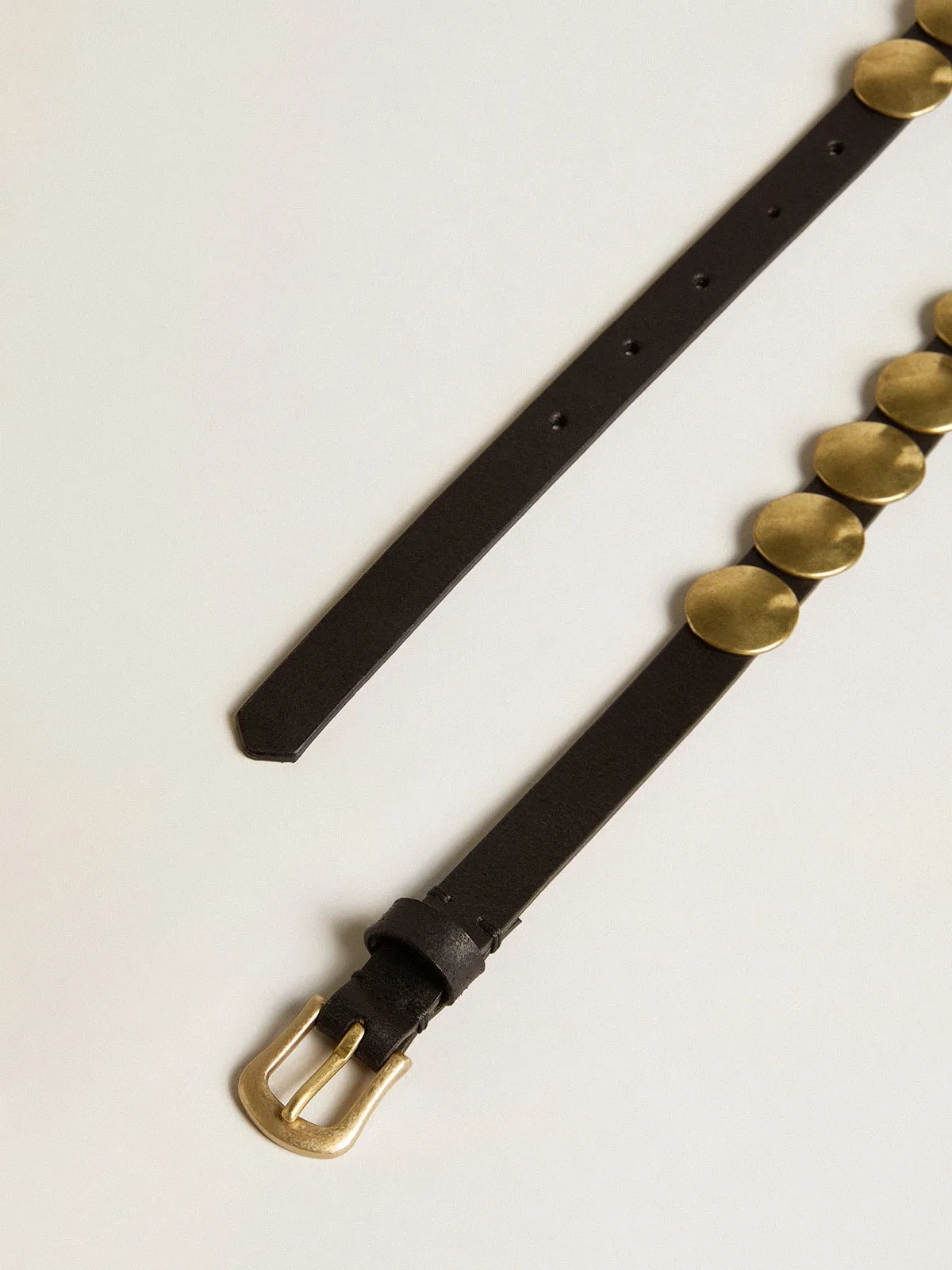 Ceinture Trinidad noire en cuir lavé avec cabochons dorés | Golden Goose