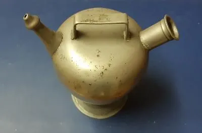 Cruche en étain ancienne          