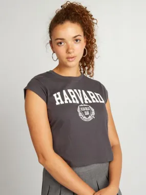T-shirt cropped fit à imprimé 'Harvard' - Gris